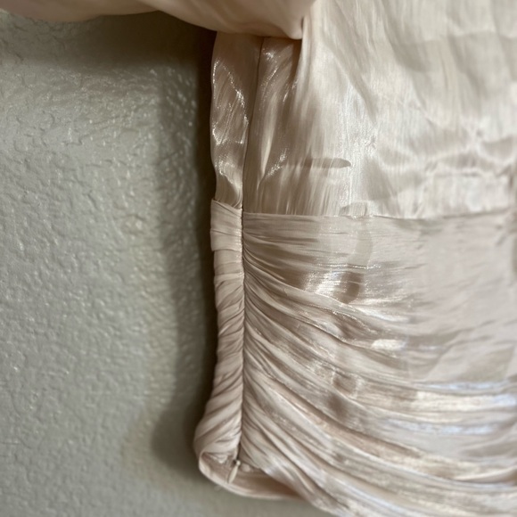 NWOT Stunning Option Ivory Balloon Sleeve Ruched Top - Picture 6 of 7